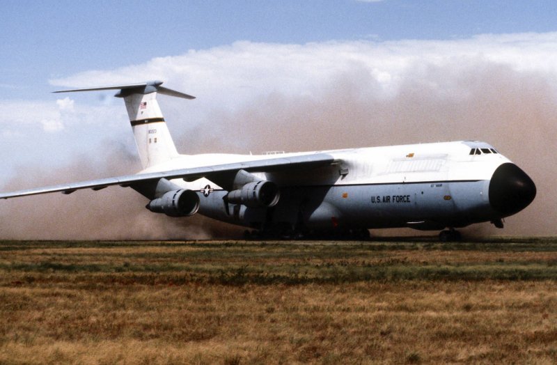 C 5 Galaxy 1980