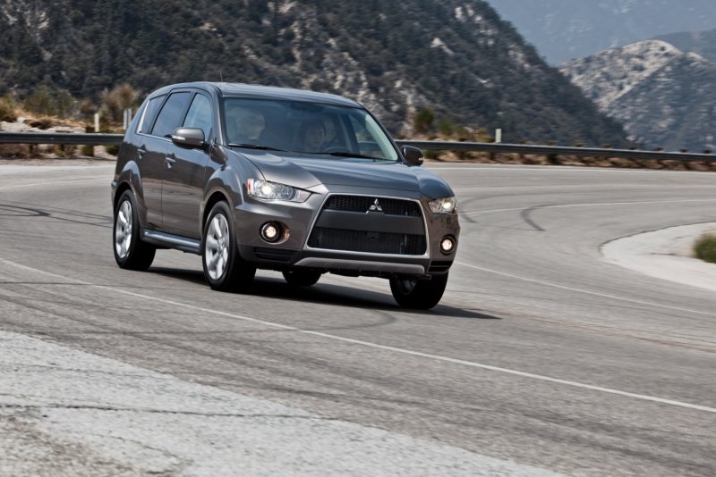 Mitsubishi Outlander 2013