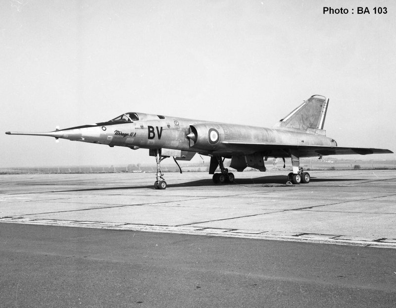 Dassault - Mirage IV квадратные воздухозаборники
