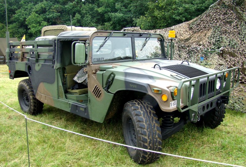 Hammer военный HMMWV