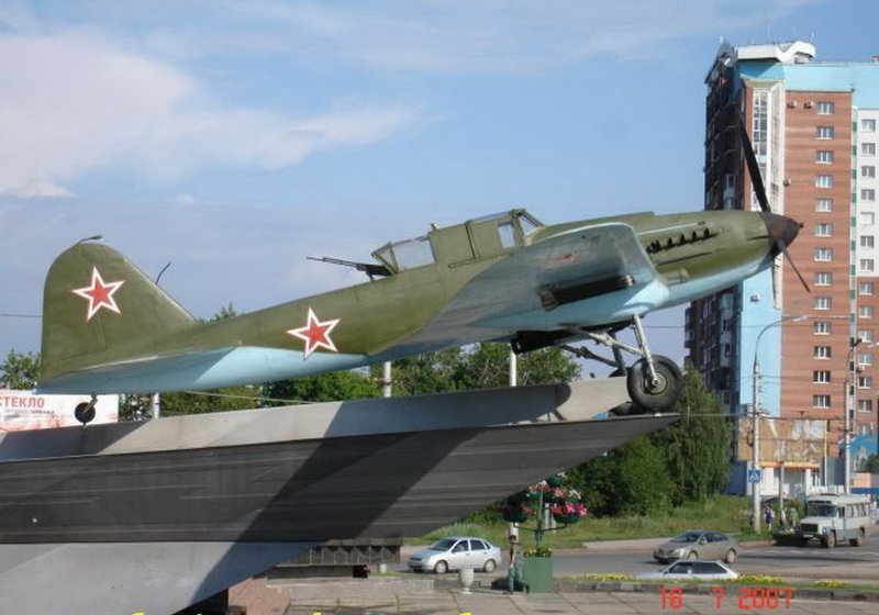 Самара самолет памятник