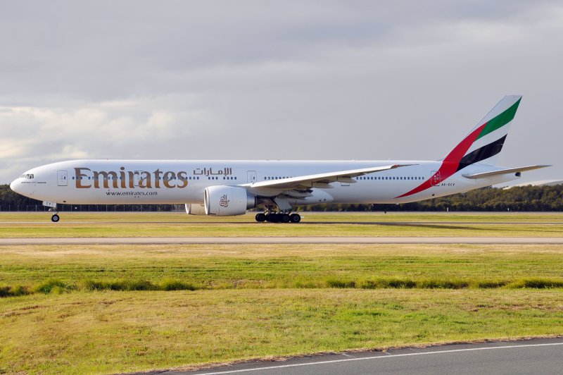 Боинг 737 Emirates
