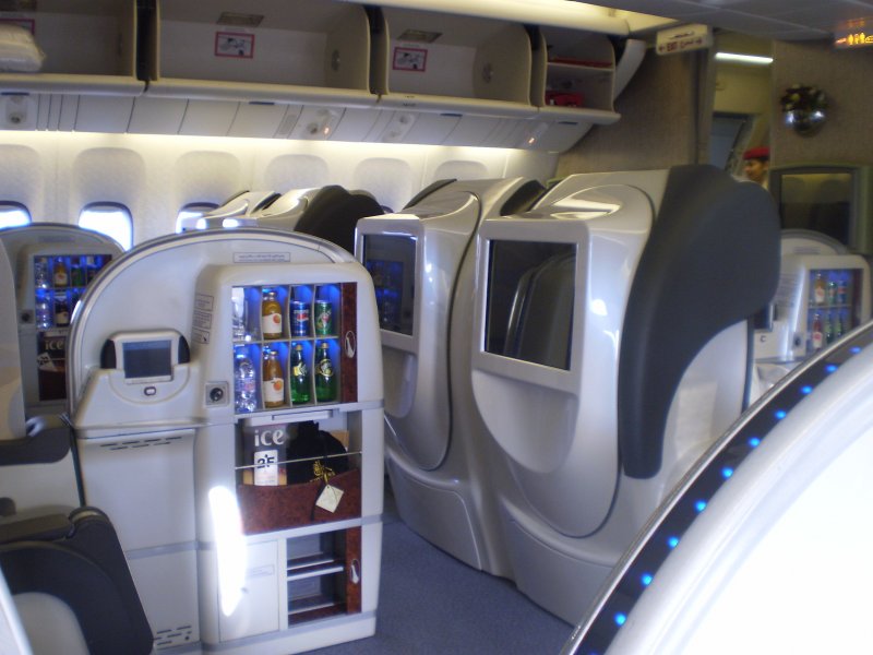 Боинг 737 Emirates