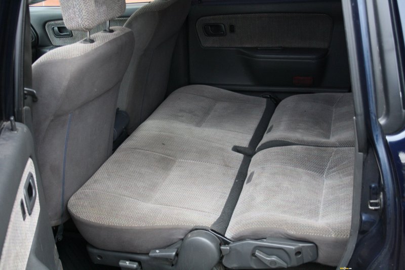 Mitsubishi Space Wagon салон