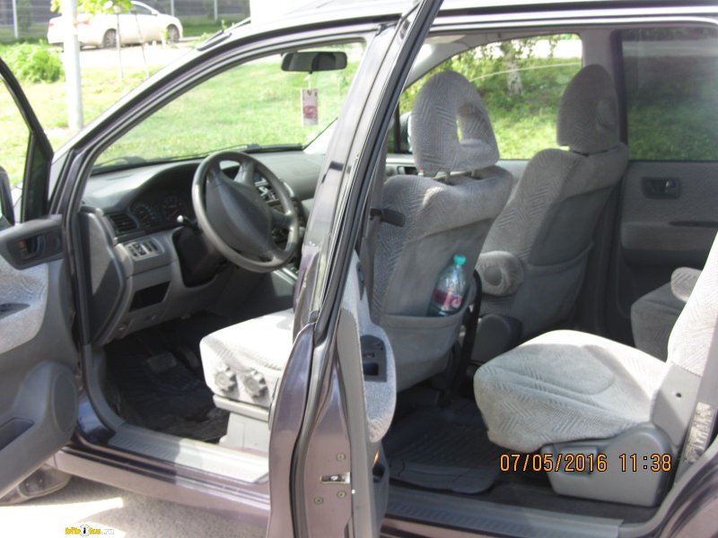 Mitsubishi Space Wagon 1994 салон