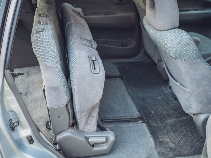 Mitsubishi Space Wagon салон