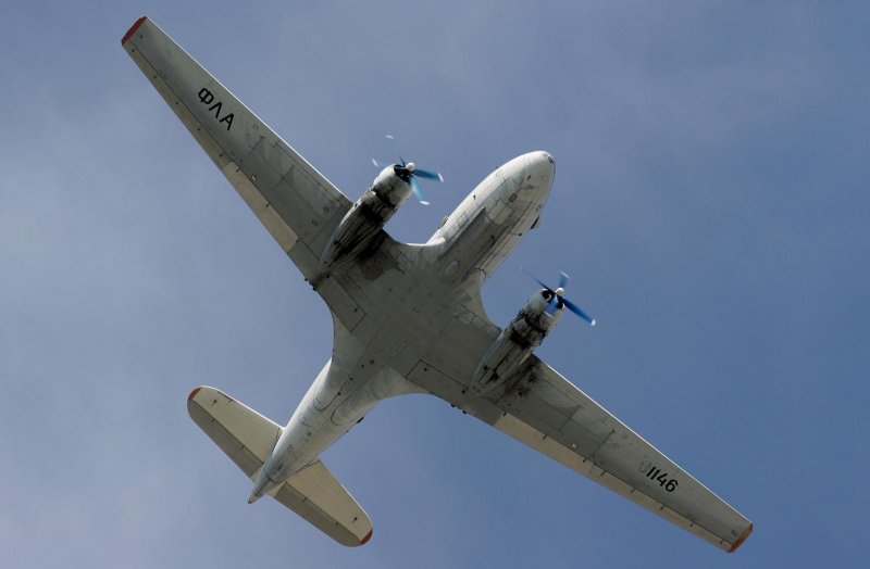 Самолет ту 104