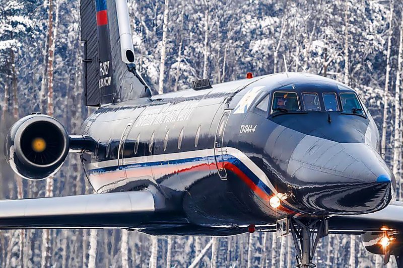 Памятник ту-154 ra-85684