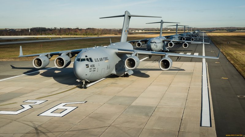 Транспортный самолет c-17a Globemaster III