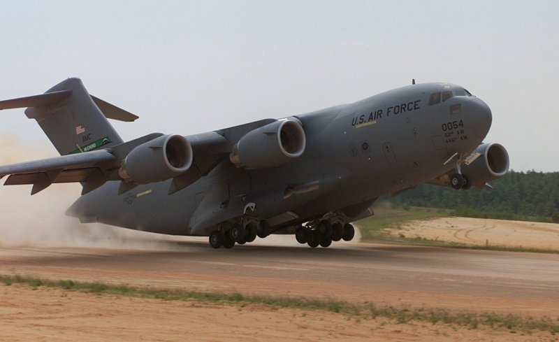 Транспортный самолет c-17a Globemaster III