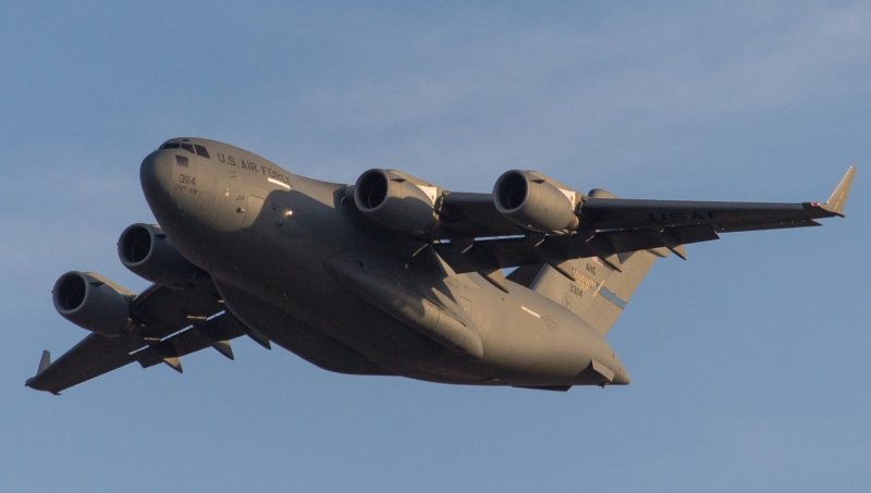 Транспортный самолет США C-17