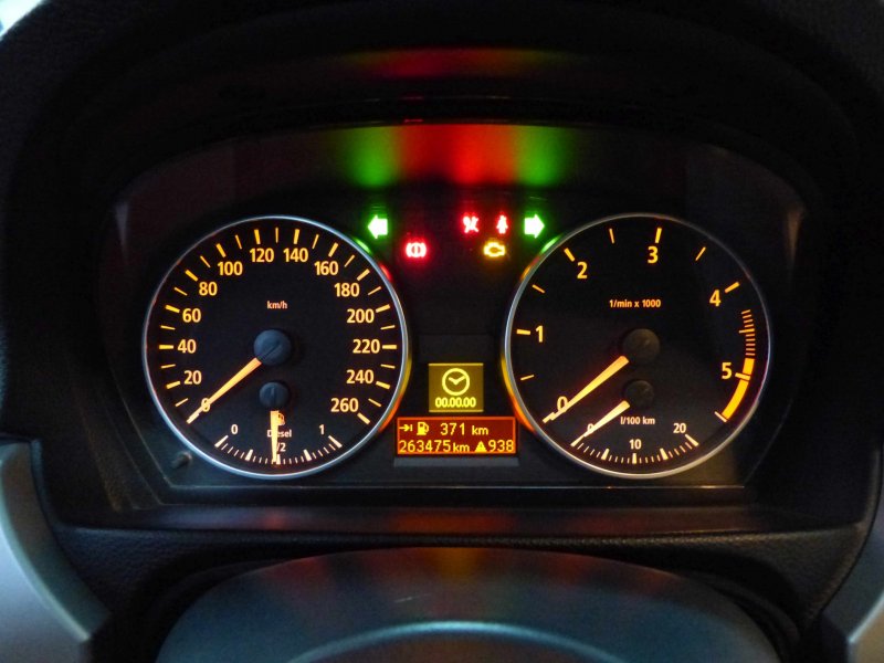 Приборка BMW e90