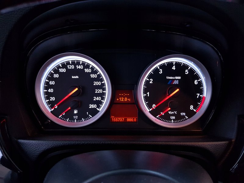 BMW f90 приборка