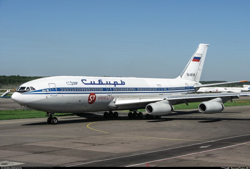 Самолет ил 86 вечером