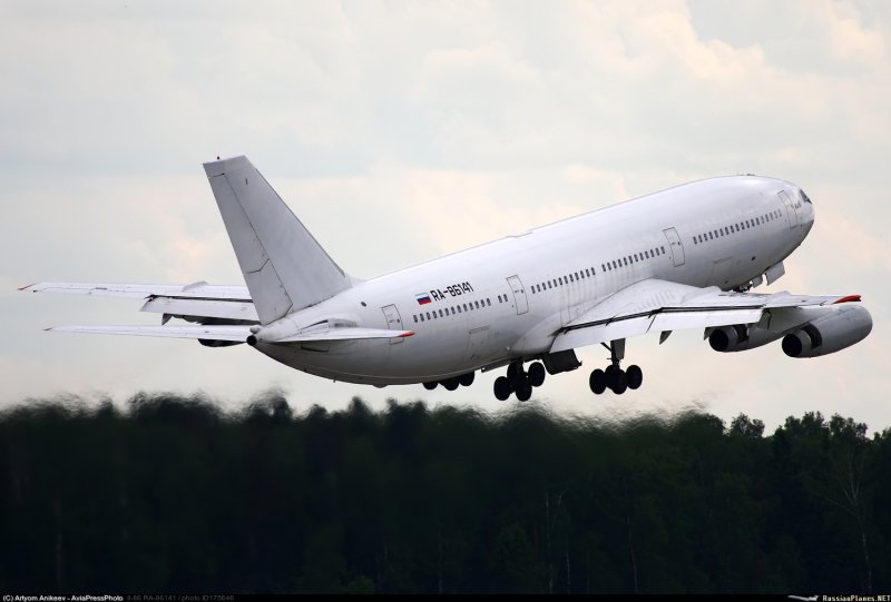 Ил 86 борт86496