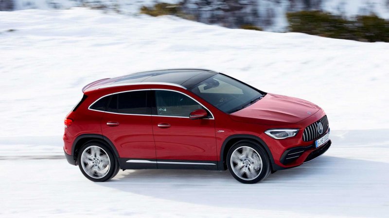 Автомобиль Mercedes-Benz GLA 2020