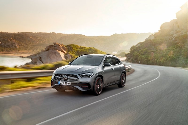 Мерседес Benz GLA 2020