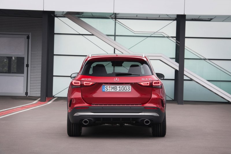 Mercedes Benz GLA AMG 2021