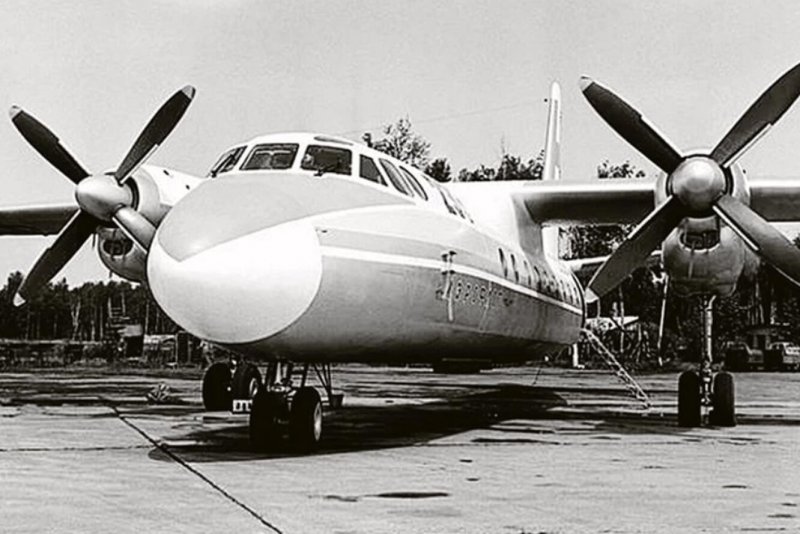 Самолет АН-24 СССР
