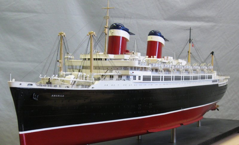 Volendam лайнер