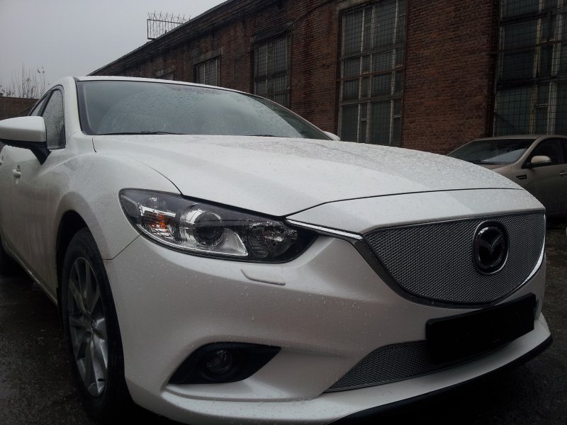 Накладка решетки Mazda 6