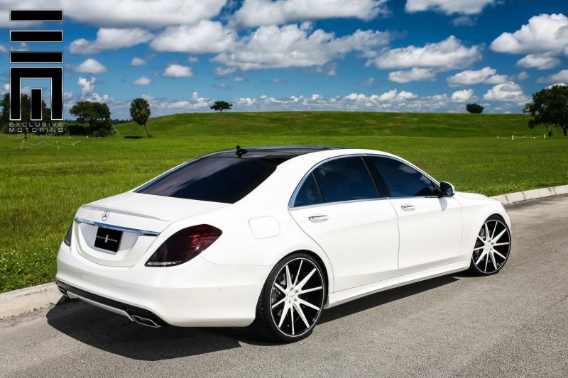 Белый Мерседес АМГ 550