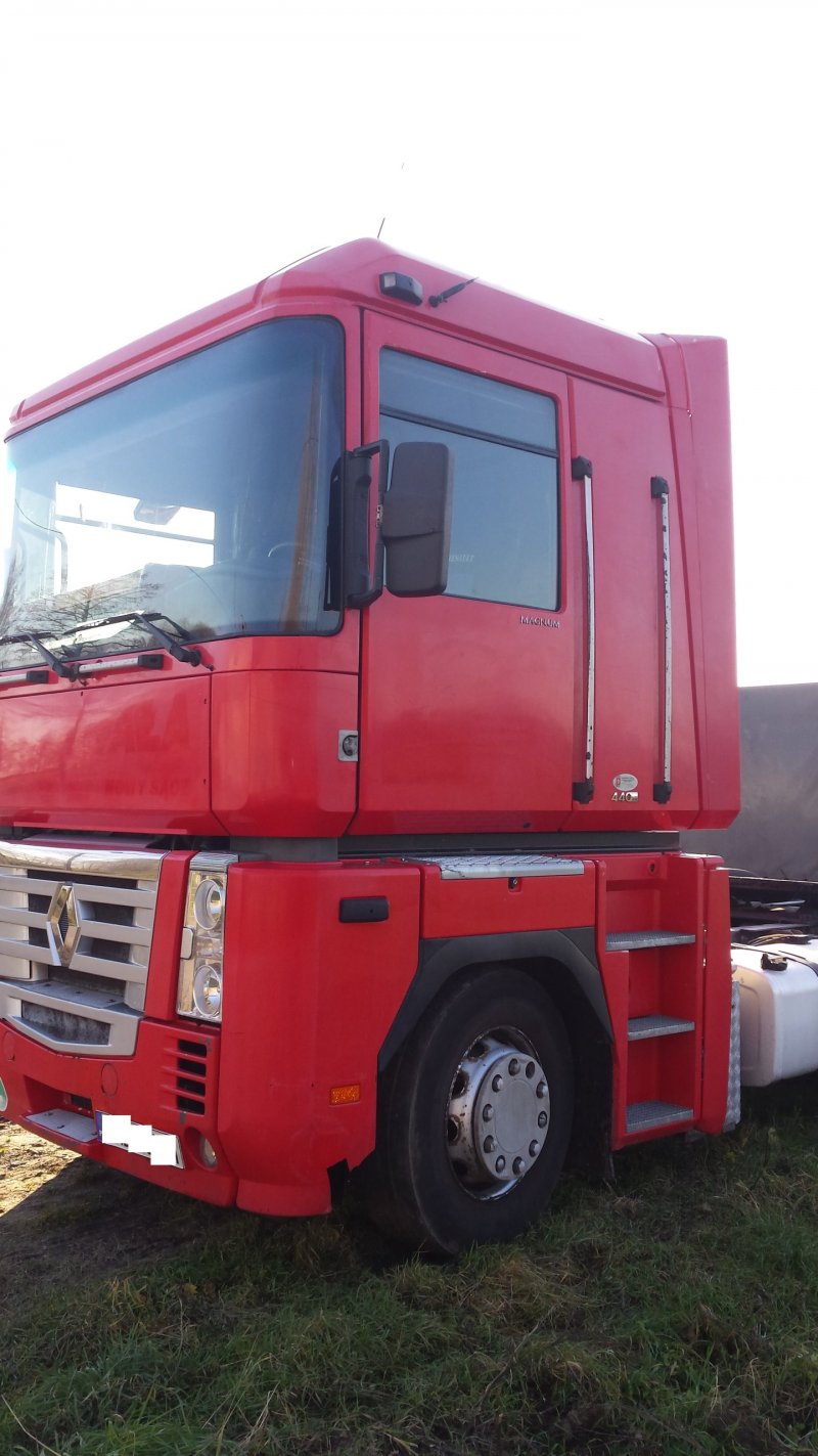 Renault Magnum IXO
