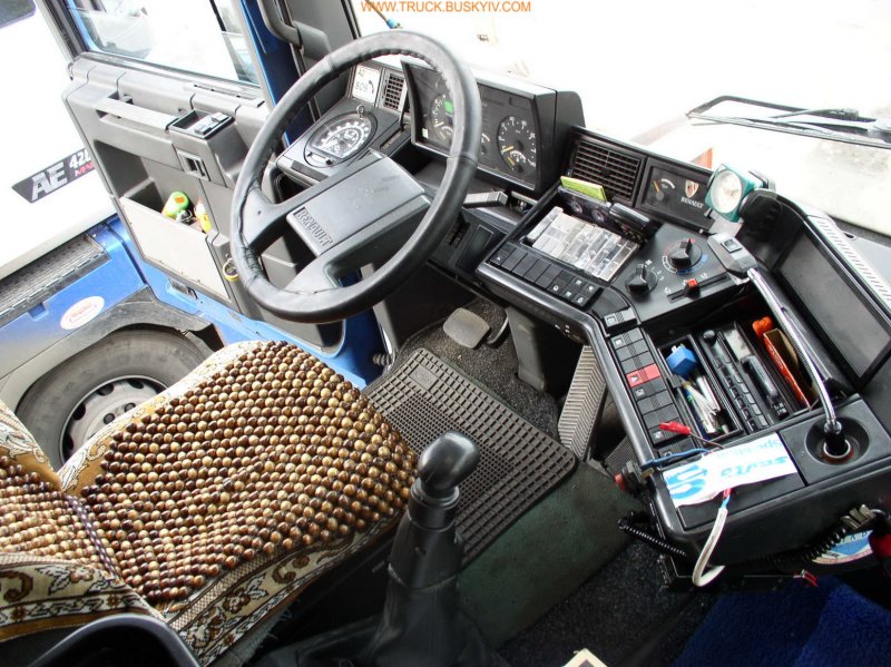 1990 Renault Magnum Interior