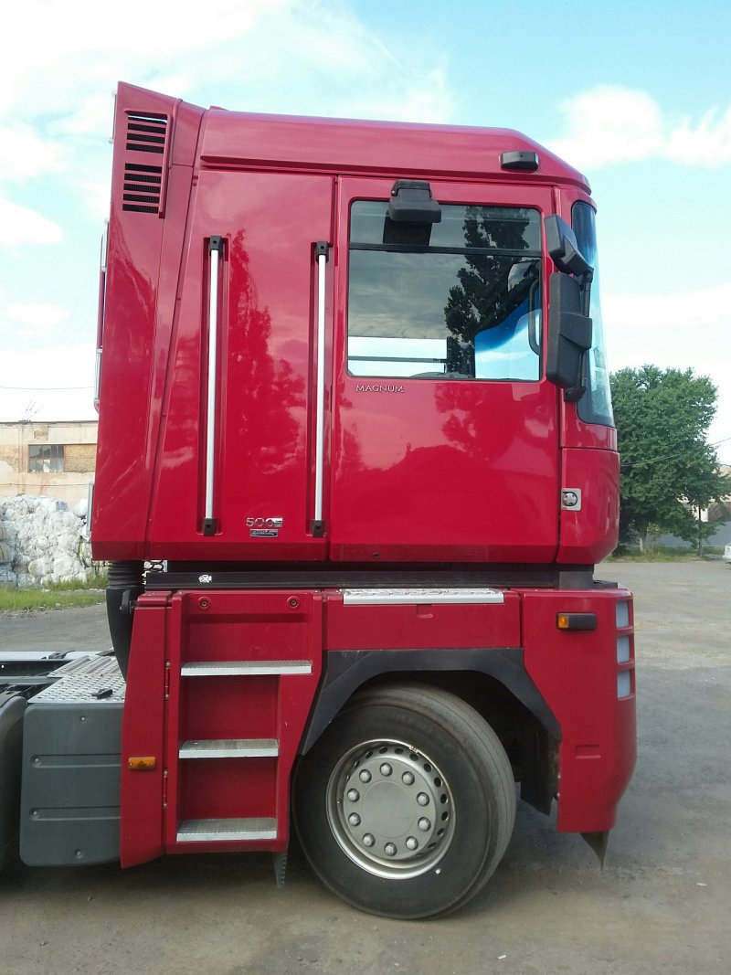 Renault Magnum 2014