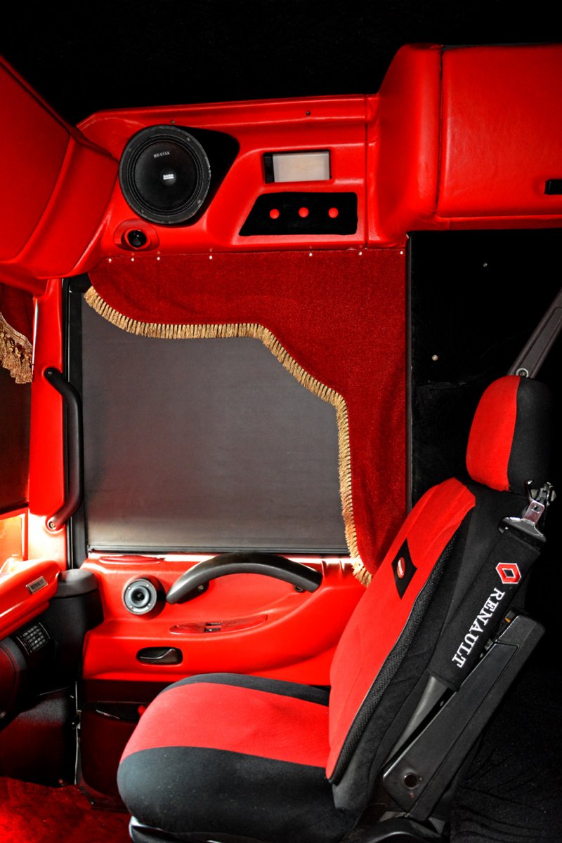 Renault Premium Tuning салона