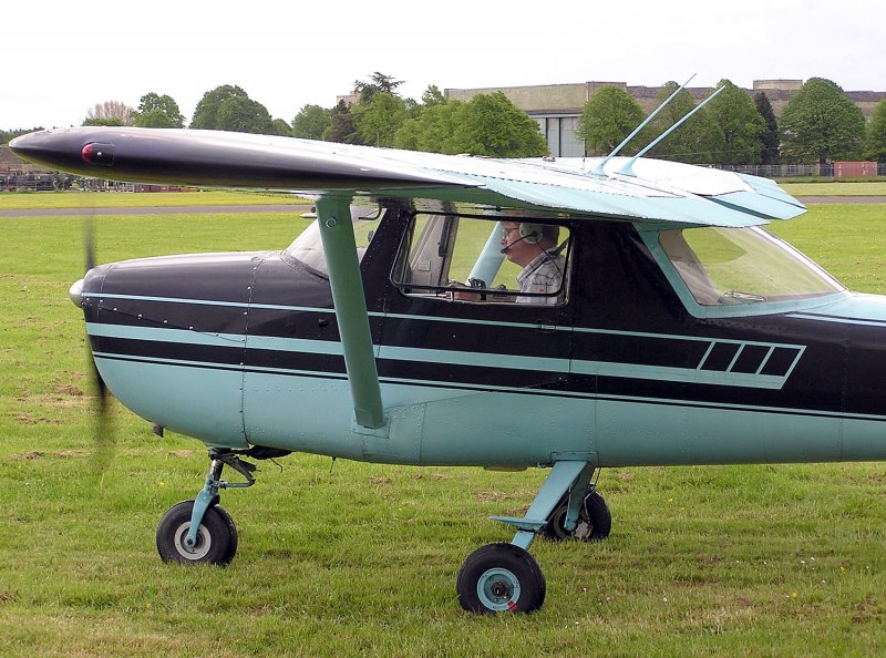 Самолет Cessna 150