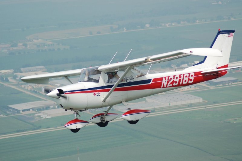 Самолет Cessna 150