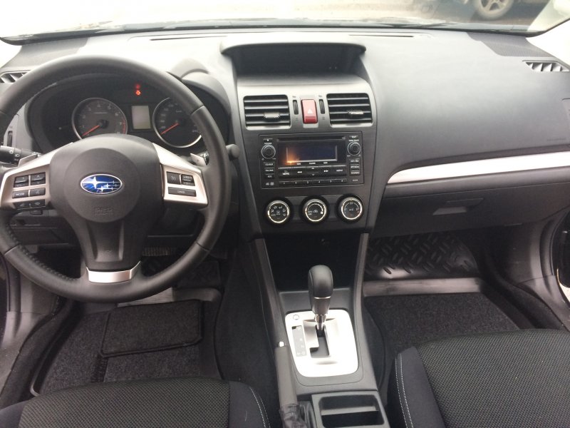 Subaru XV 2011 салон