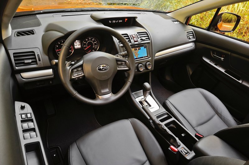 Subaru XV салон