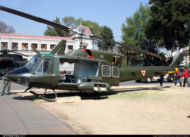 Bell 212 фото