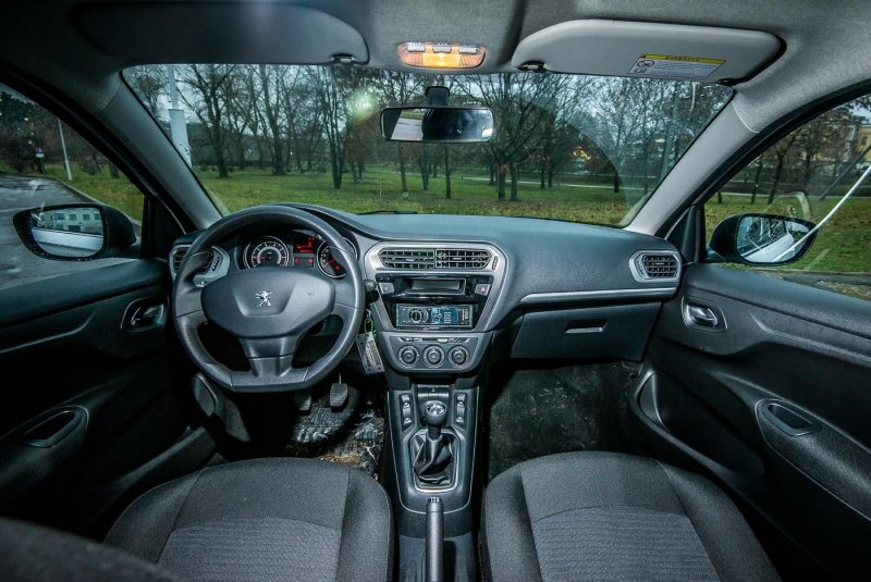 Peugeot 301 2013 Interior
