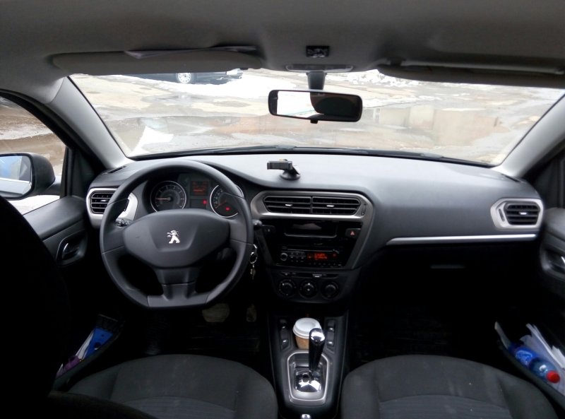 Peugeot 301 2014 салон