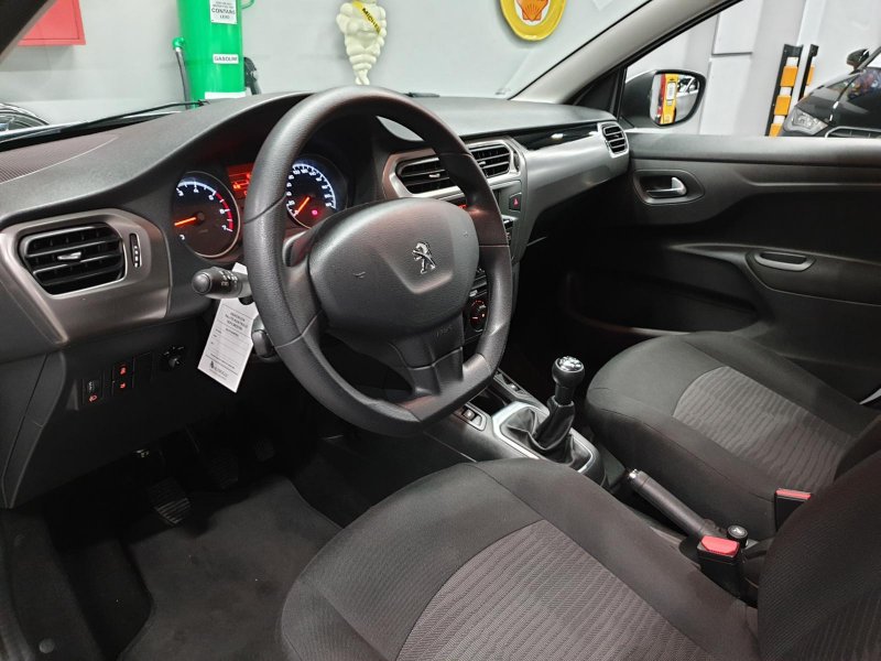 Peugeot 301 интерьер