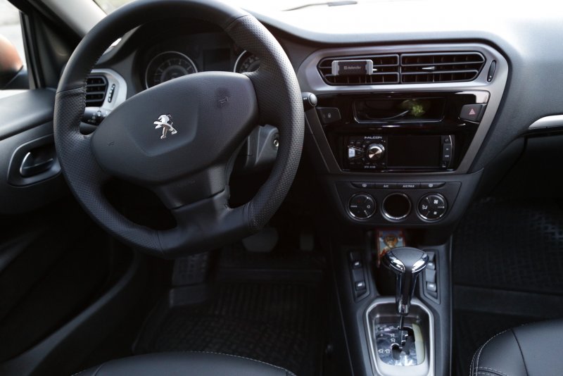 Peugeot 301 2018 салон
