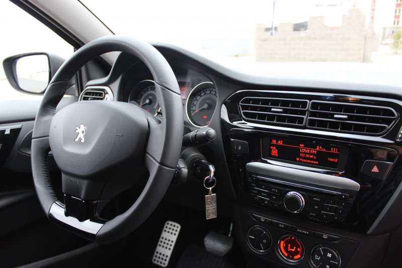 Peugeot 301 i