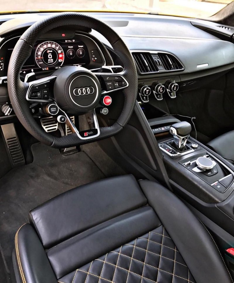 Ауди r8 v10 Plus салон