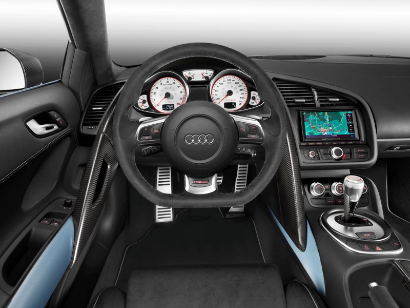 Audi r8 v10 Spyder салон