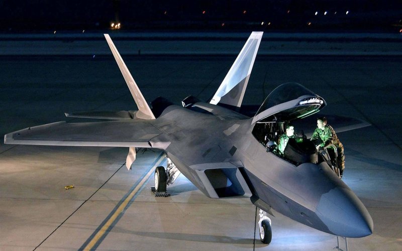 Истребитель f22 Раптор