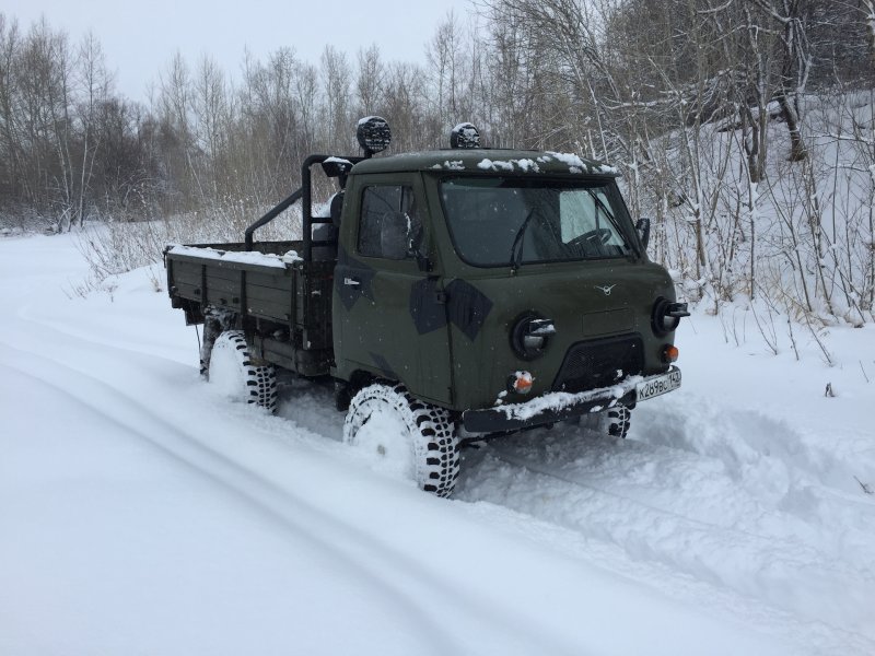 3303 УАЗ бортовой бездорожье