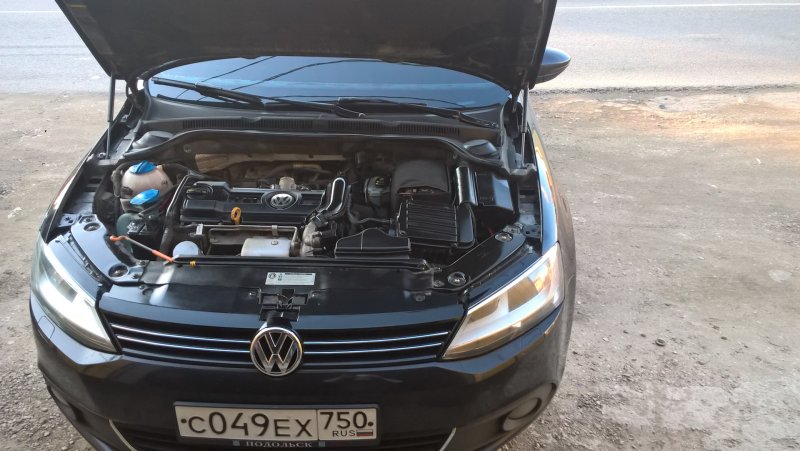 Подкапотка Джетта 6 1.4