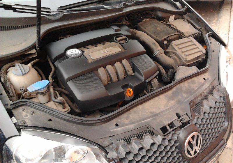 Volkswagen Jetta 5 1.6 под капотом