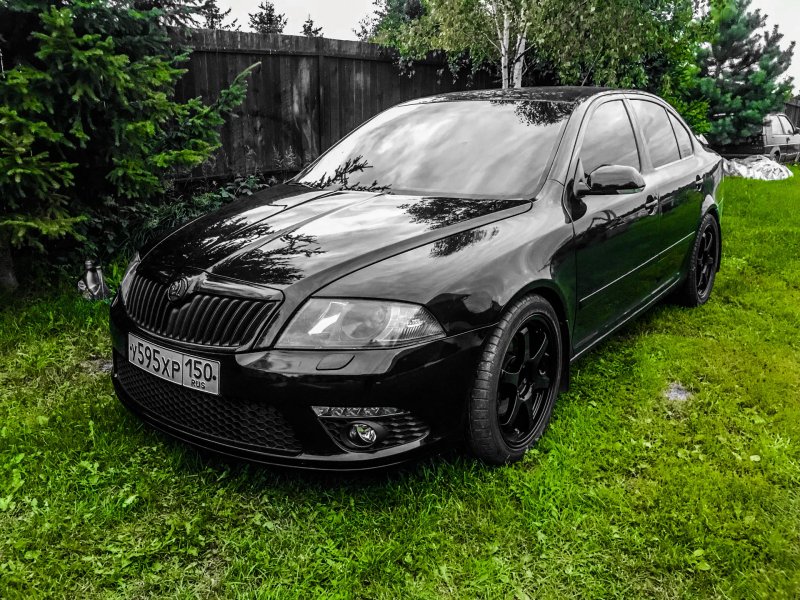 Skoda Octavia a5 RS черная