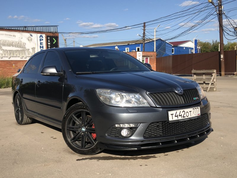 Skoda Octavia a5 RS серая