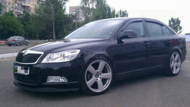 Skoda Octavia a5 черная r17
