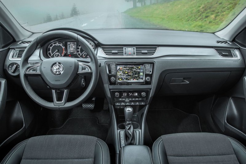 Skoda Rapid 2017 салон